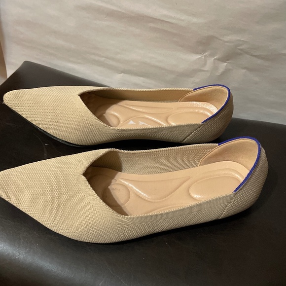 Rothy’s flat - Picture 2 of 13